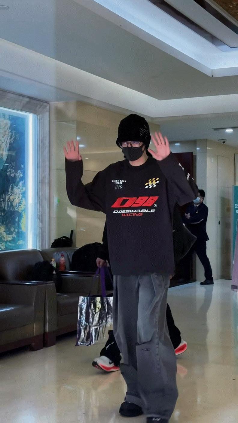 存招财猫拜拜👋