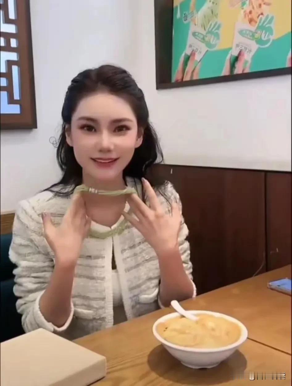 有个问题想不明白

现在都在夸马筱梅
说汪憨憨有福气
找到了一个好媳妇

说战兰