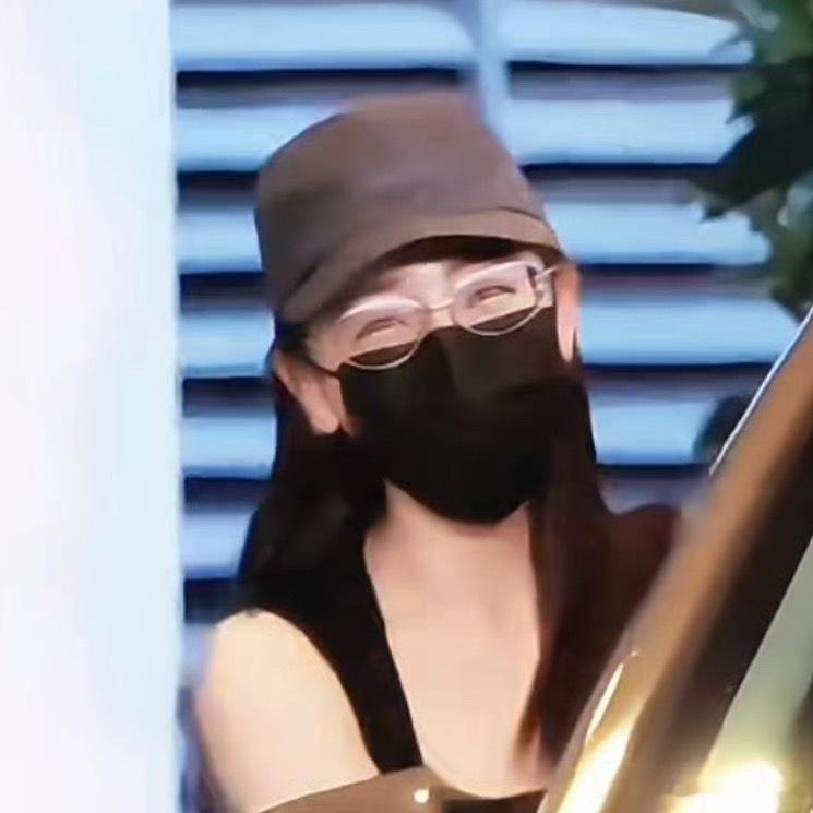 宝有一双很会爱人的眼睛 