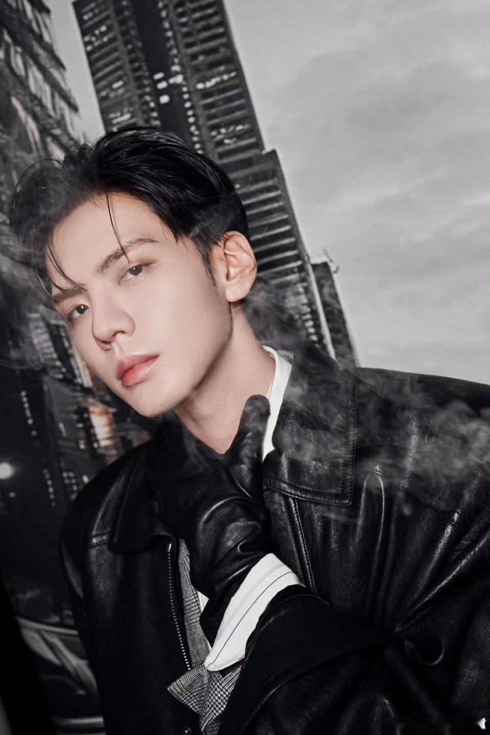 毕雯珺elle盛典出图大背头湿发 黑色西装领带👔 迷死谁啊你要[期待][期待]