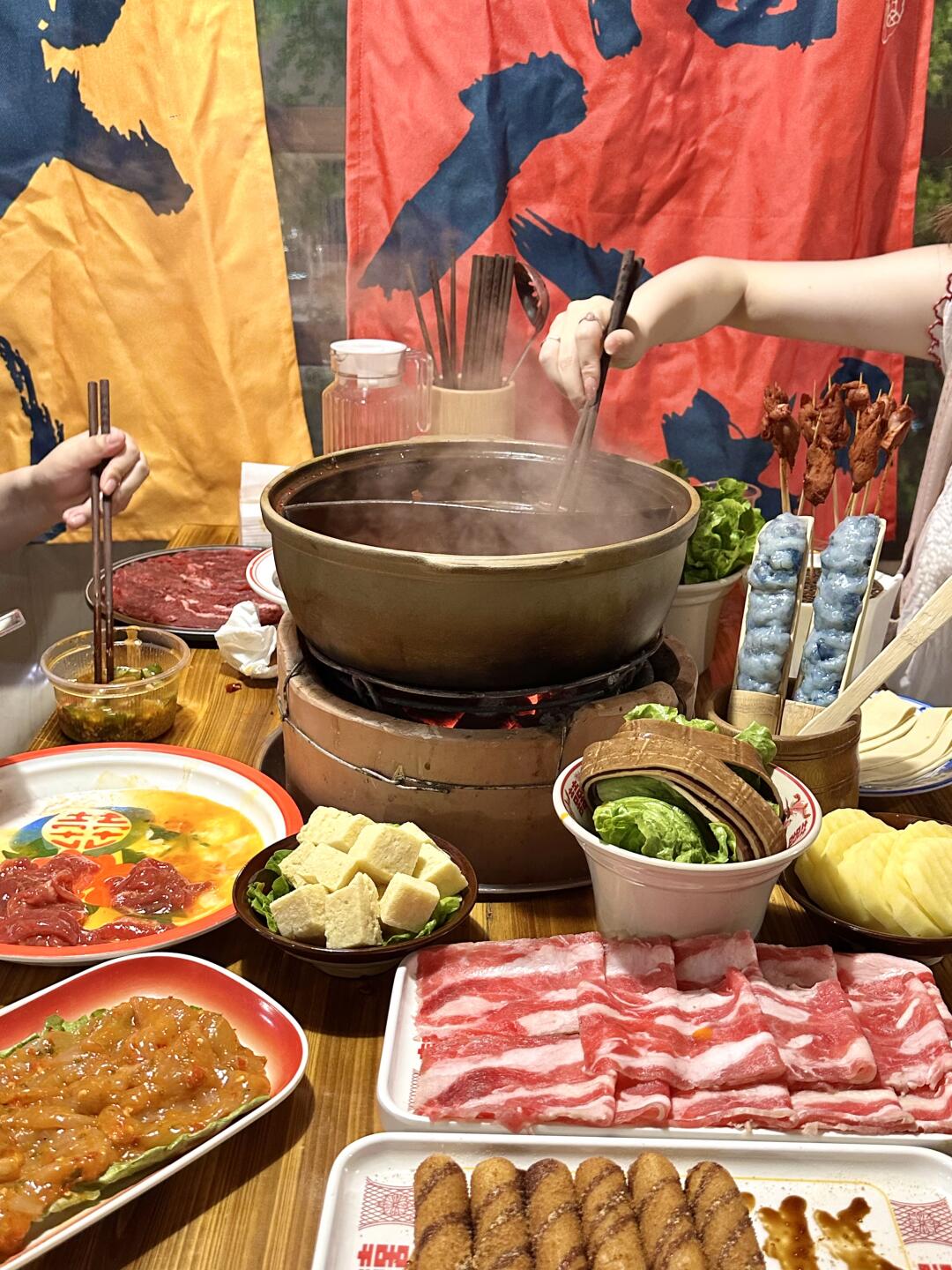 宜昌的！！三大学生亲自认证的砂锅老火锅。。。