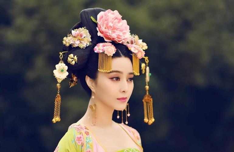 "从古至今，连汉朝和唐朝，人还说脏唐臭汉。"这话不是后人编的，出自《红楼梦》，柳