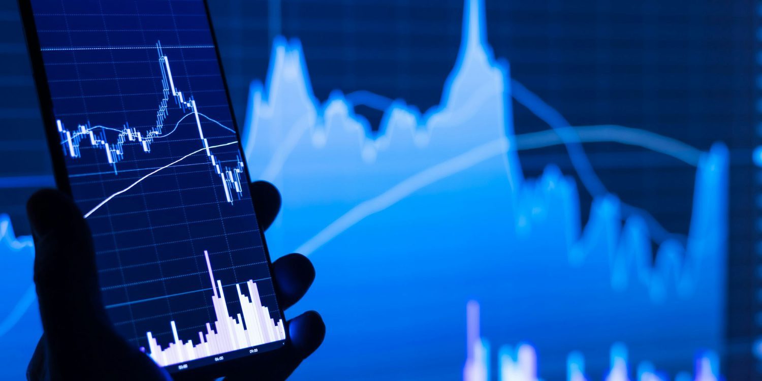 【美国银行在 Apple 第四季度财报发布前，将 Apple 股票目标价设定为 