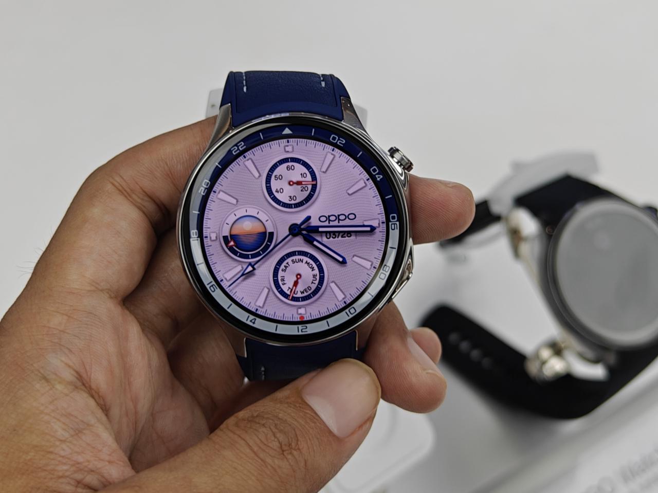 好家伙，Apple Watch什么时候出圆表啊，不然我要转安卓啦！

中午到商城