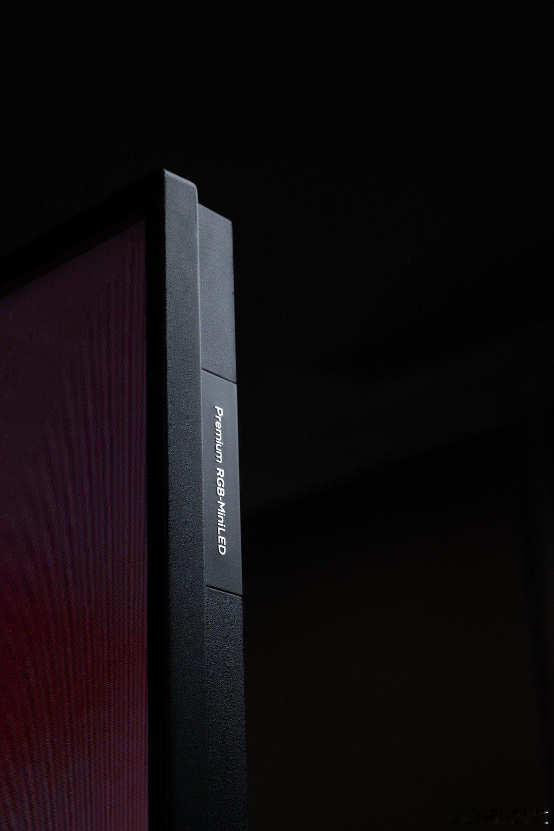 TCL Q9M电视确实可以，采用蝶翼星曜屏，7000:1原生对比度超绝，搭配0.