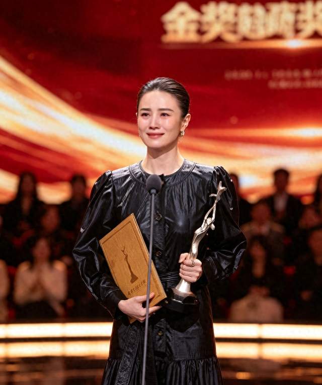 宋佳二封视后，致敬张桂梅老师