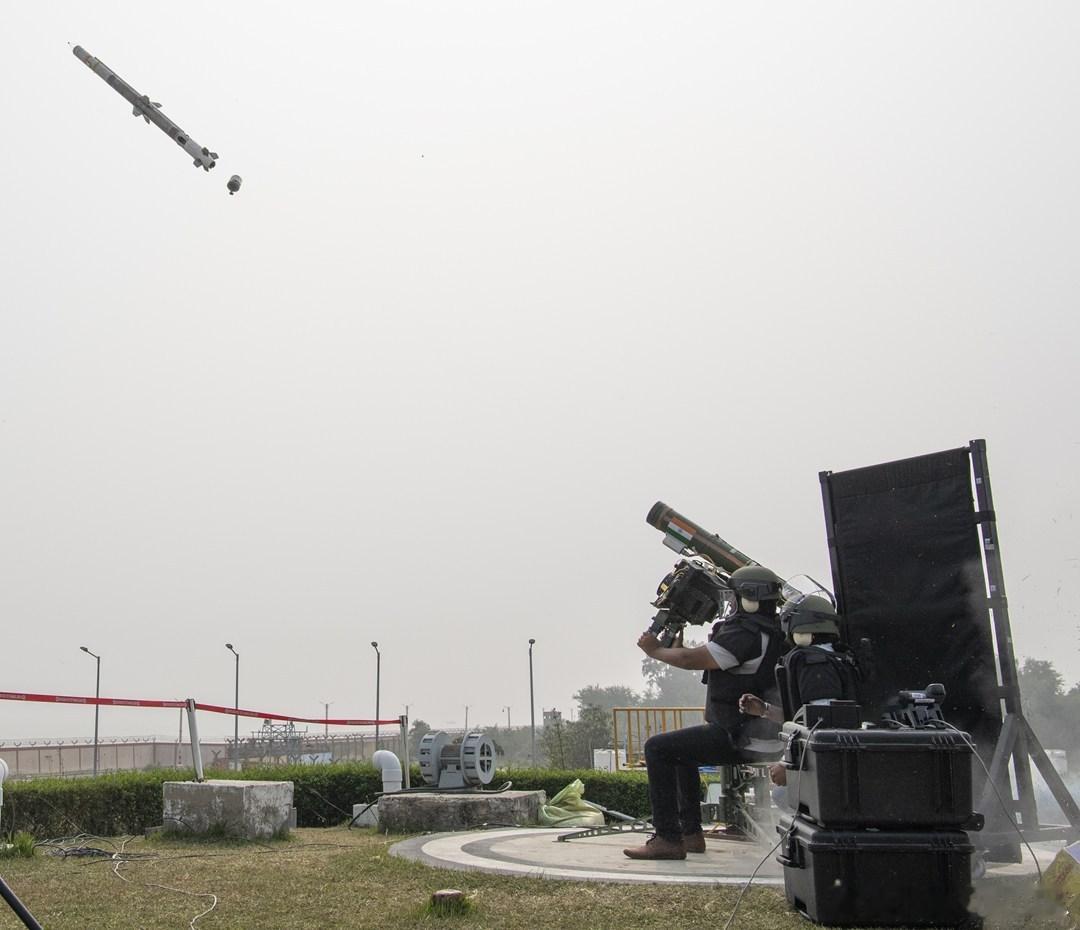 【 兵器欣赏 ： 军事技术    进行飞行试验的印度VSHORADS近程防空导弹