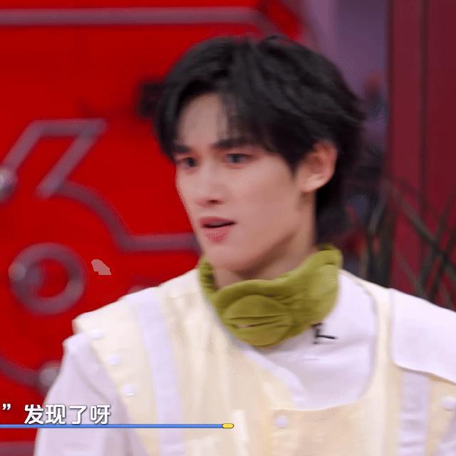 丁程鑫顶着灵珠脸当魔丸哇哦，开场秀这小插曲太妙啦！丁程鑫顶着灵珠脸，却有着魔丸的