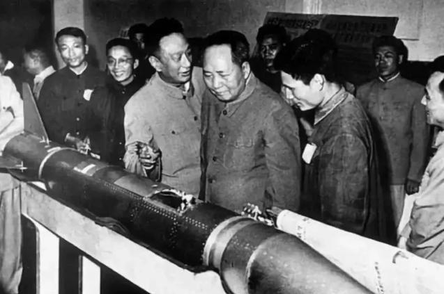 1956年毛主席做出预言，台湾未来只有两条路，现在看真的精准！毛主席说：“台湾想