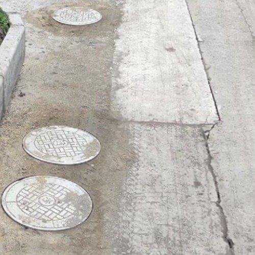 最近上海杨浦区的居民有点闹心——一觉醒来，自家小区突然变成了“井区”。四栋楼前短