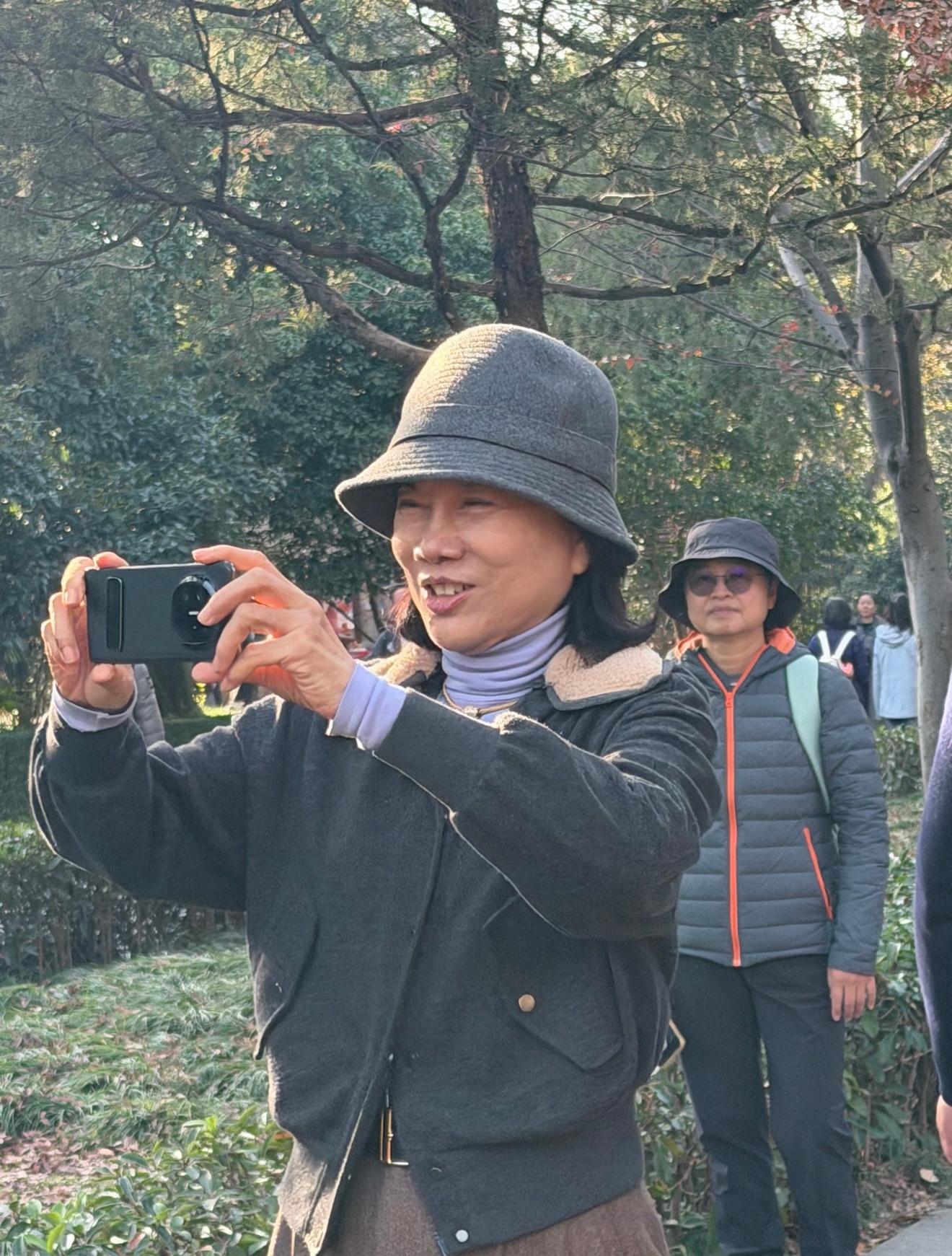 来猜猜董明珠用的啥手机？ 