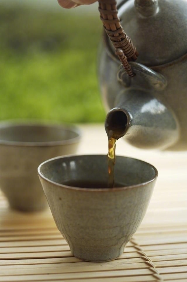 很喜欢的一段话：“先去做你应该做的事，再去做你喜欢的事。前半句让你有饭吃，后半句