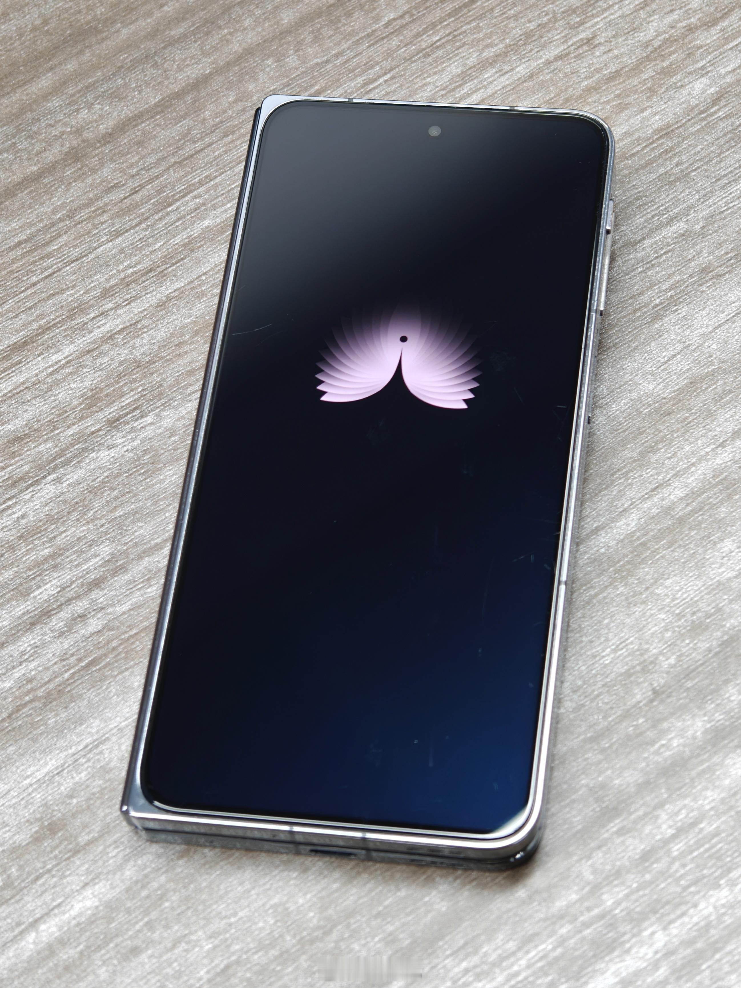 OPPO做系统还是挺细的，不同系列的开机动画都不一样Find X是地球和星空，F