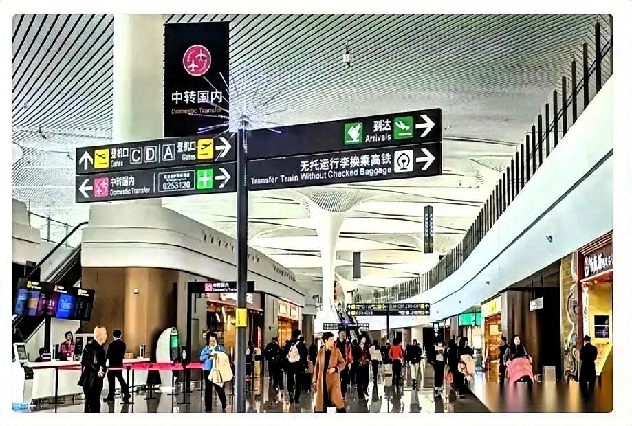 兰州机场，干了件大事。
它把所有出差人、旅游党最头疼的一件事，给彻底解决了——换