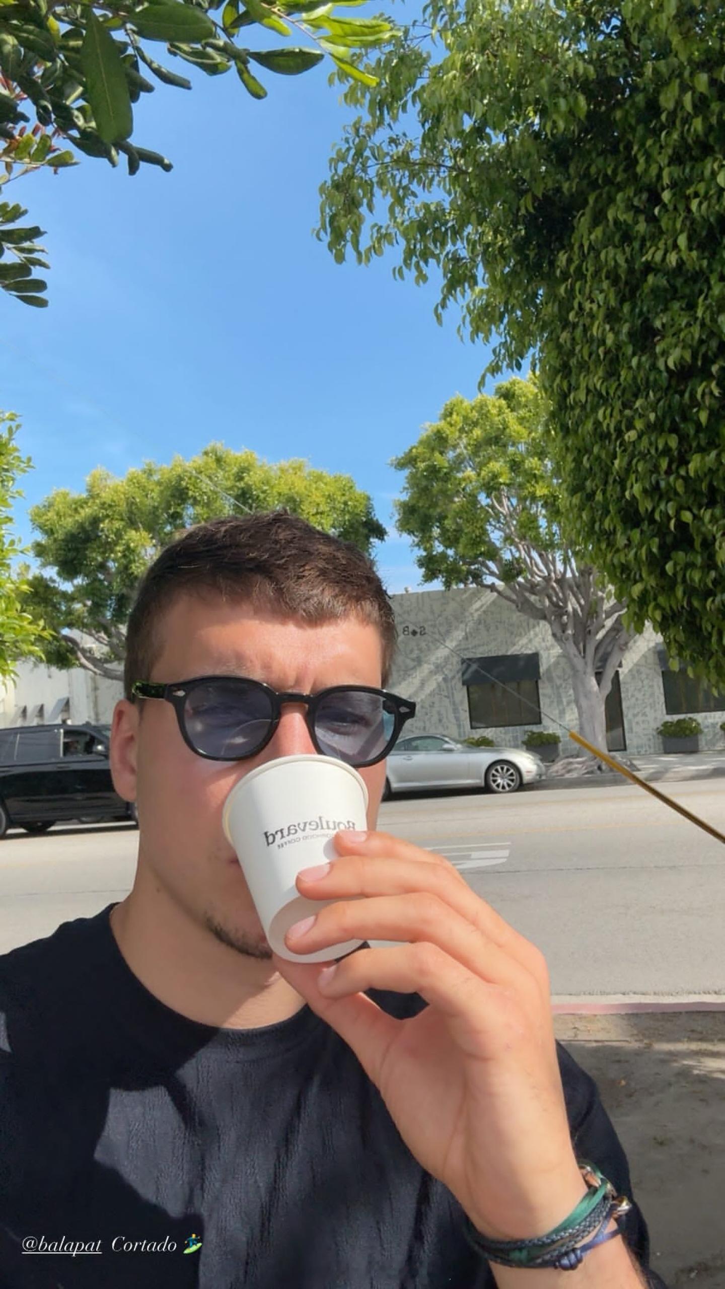 看丹子这小表情 Cortado喝美了☕️🥛 