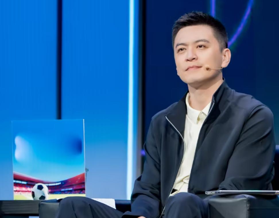 杨鸣直言：教练岗位高危，球员联手演几场就得下课
杨鸣这嘴，是真不藏着掖着。前两天