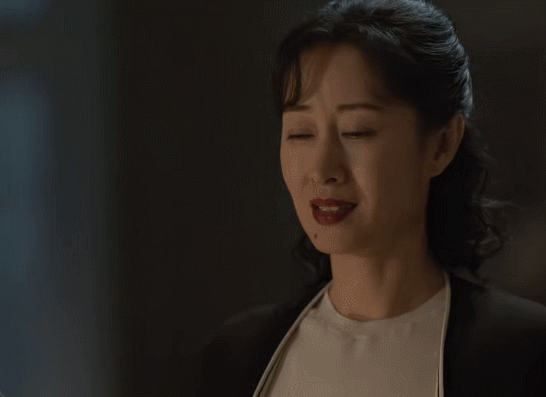 刘敏涛唱红色高跟鞋也哄不好我了隐身的名字恐怖感升级！刘敏涛演的葛文君病态偏执，阴