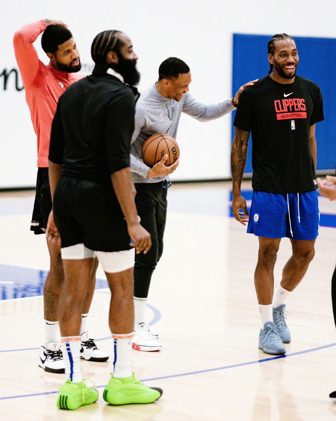 全明星过后，快船将迎来联盟最艰难赛程，29场7个背靠背！目前快船36胜17负，西