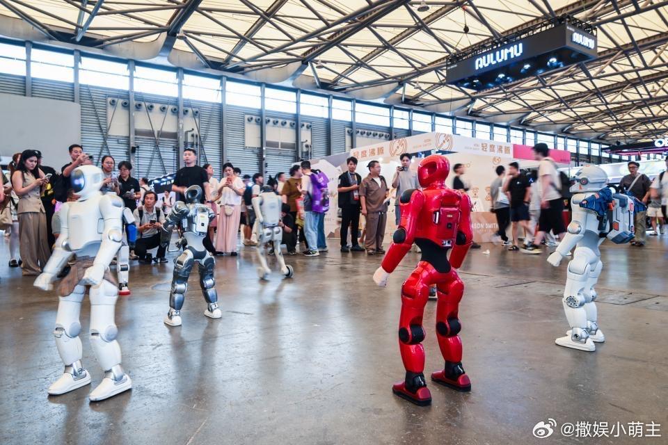 机器人陪伴的最终意义不必强求拥有真实灵魂，机器人陪伴的价值，在于无条件倾听，接住
