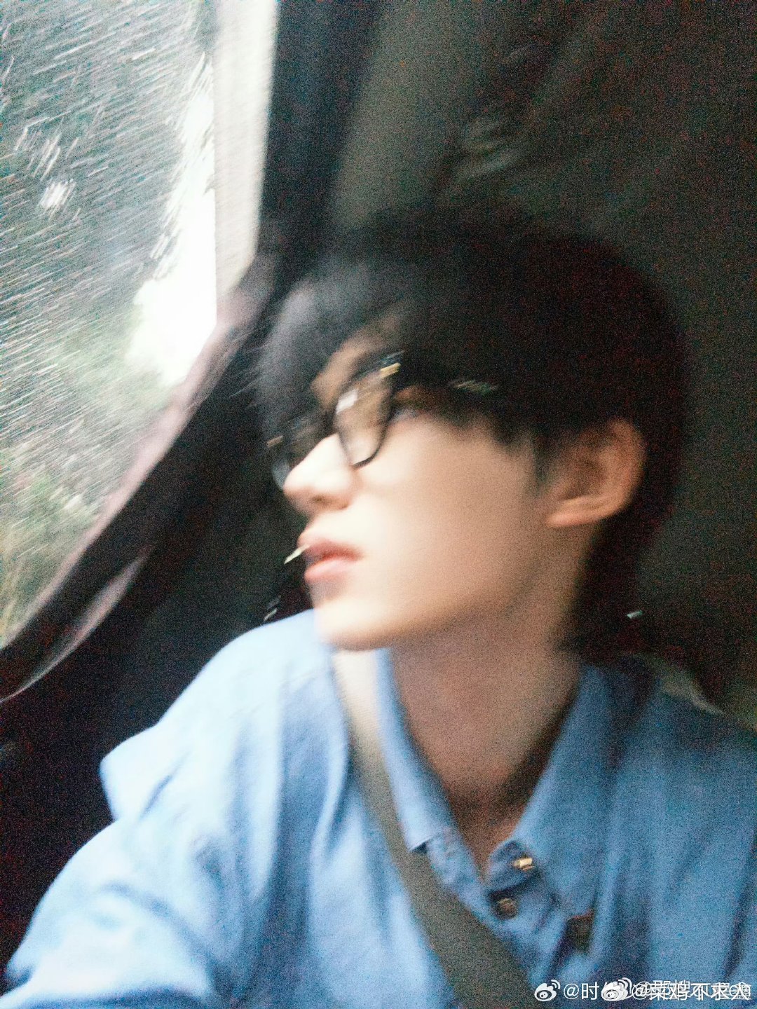 丁程鑫无聊了就玩一会宋亚轩 宋亚轩被丁程鑫偷袭了 丁程鑫的解闷固定项目，偷袭宋亚