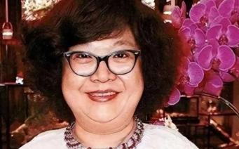 2008年，沈殿霞在奄奄一息之际突然清醒过来，女儿郑欣宜紧张地问她还有什么事情要