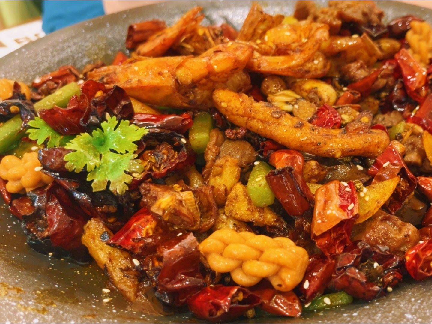 麻辣香锅里的牛骨髓，真是挺好吃的[馋嘴][馋嘴] 