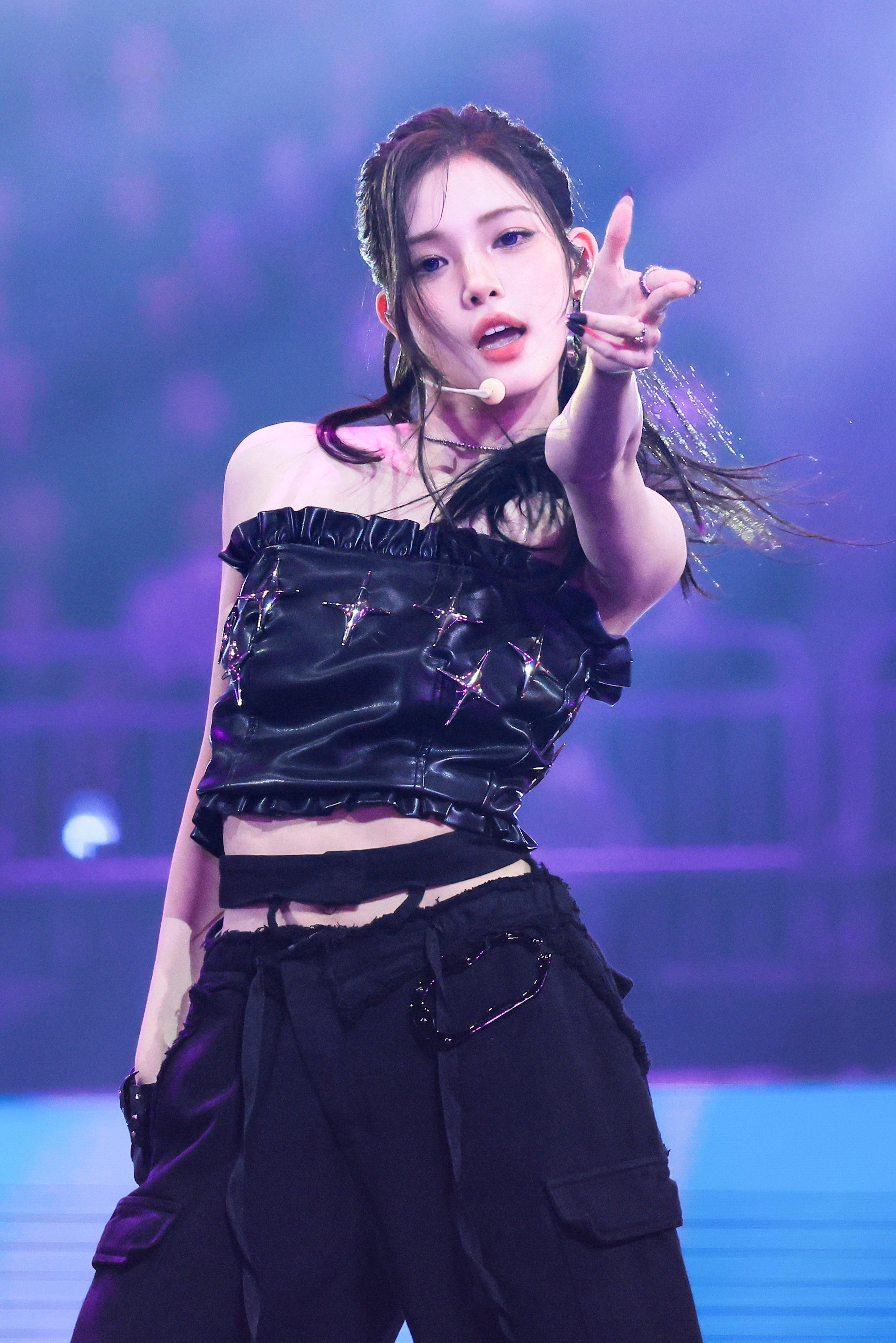 帅是一种感觉🖤🔥.River_yuha 