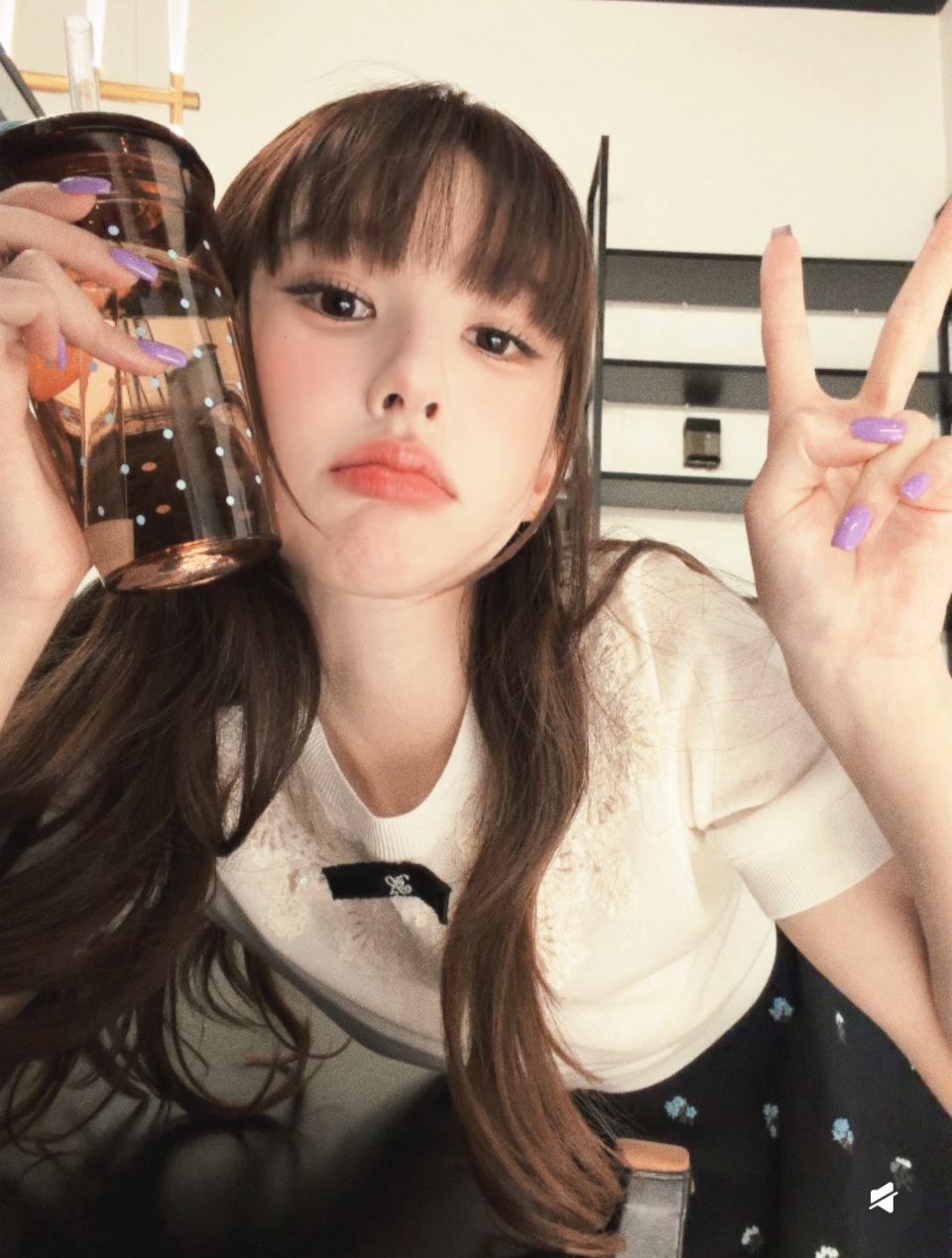 赵露思  /赵露思1109生日快乐 我发现好多人都喜欢用这两张露做头像