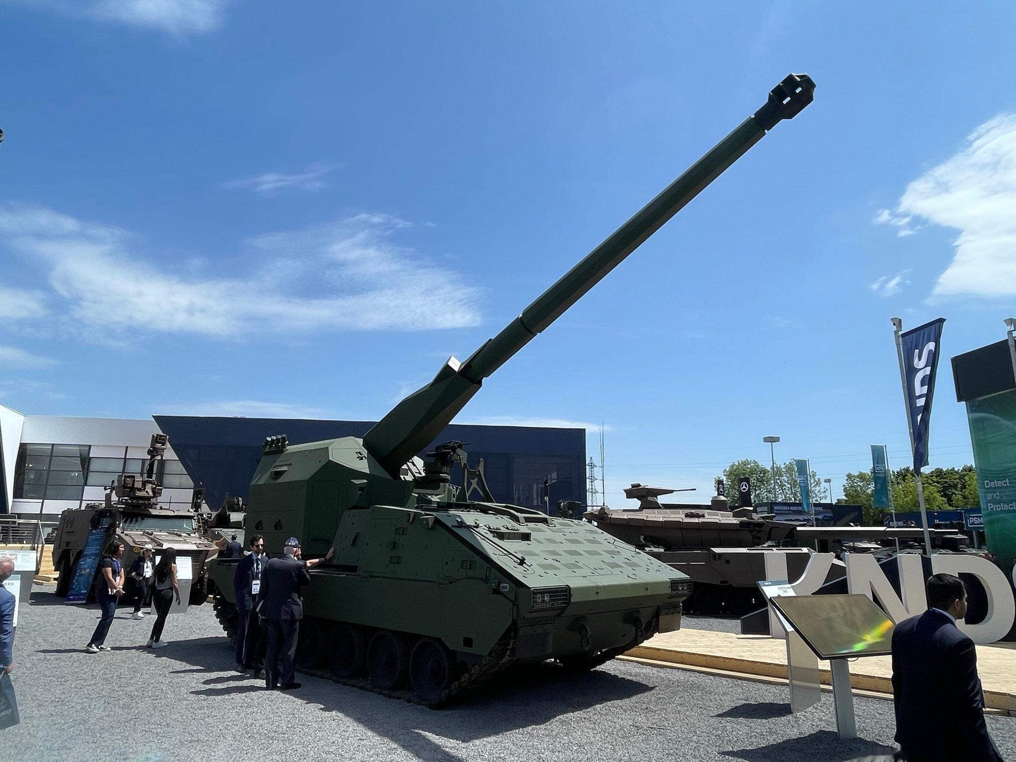 军事ai新视野 “凯撒”卡车炮的换代产品，在法国🇫🇷巴黎Eurosatory