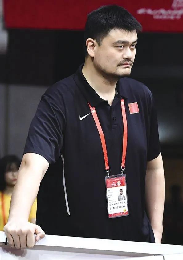 姚明这个篮协主席很不合格，赶紧下课！
自姚明执掌中国篮球协会后，中国男篮水平持续