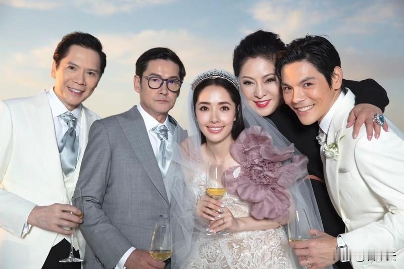 美国刑事案件率五年涨38%，华人区抢劫频发，退籍还要剥层“离境税”，向太不过是用