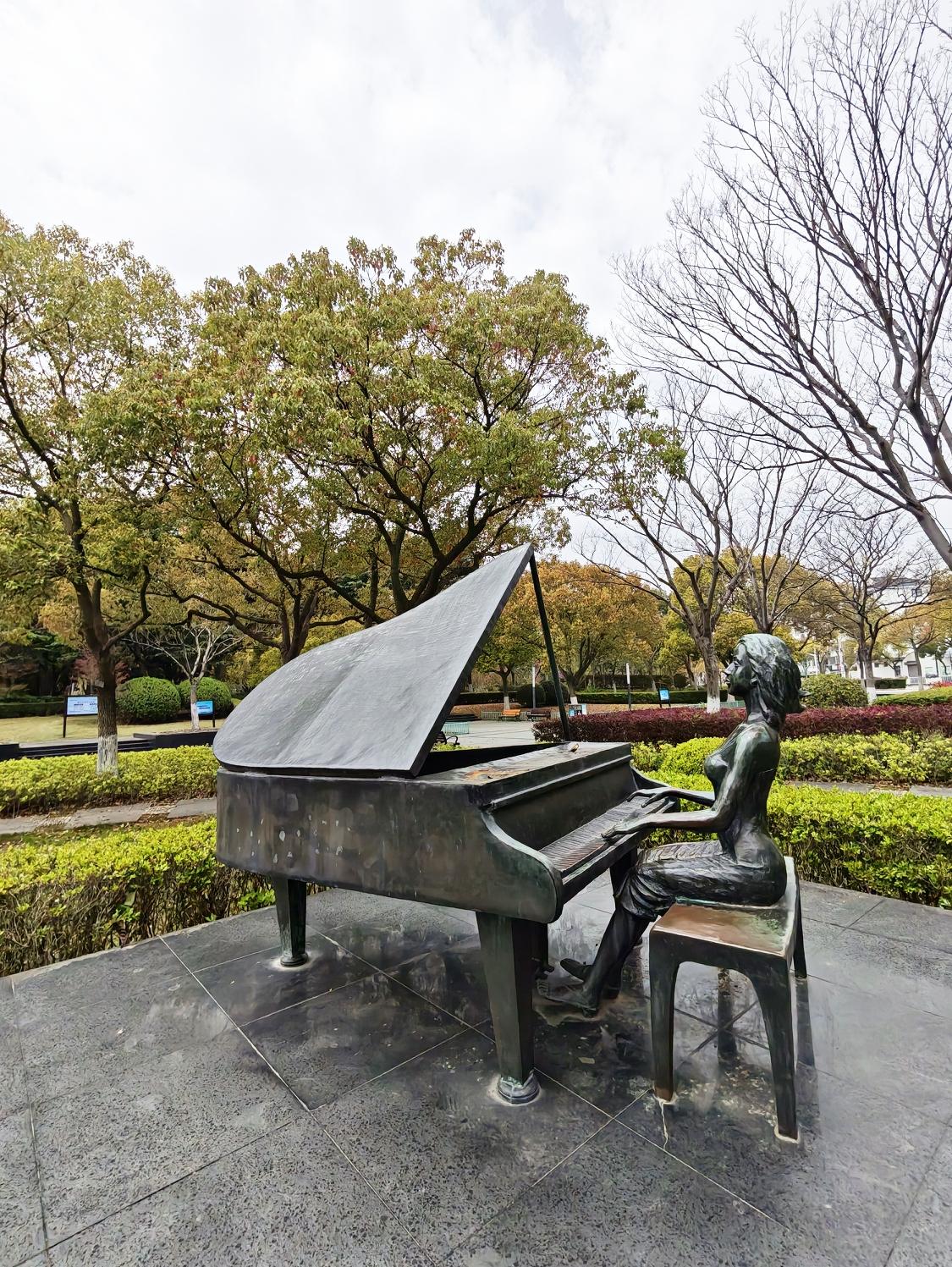 2026.4.6星期一
两个小时三十八分，终于到了崇明岛，早就想来了，去年只是去