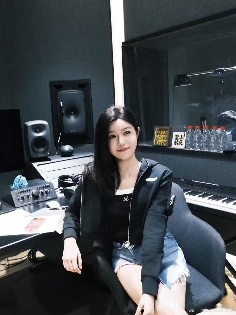 Achilles跟腱之歌 宝藏姐姐的新歌必须安利，自己作词作曲唱跟腱断裂的经历，