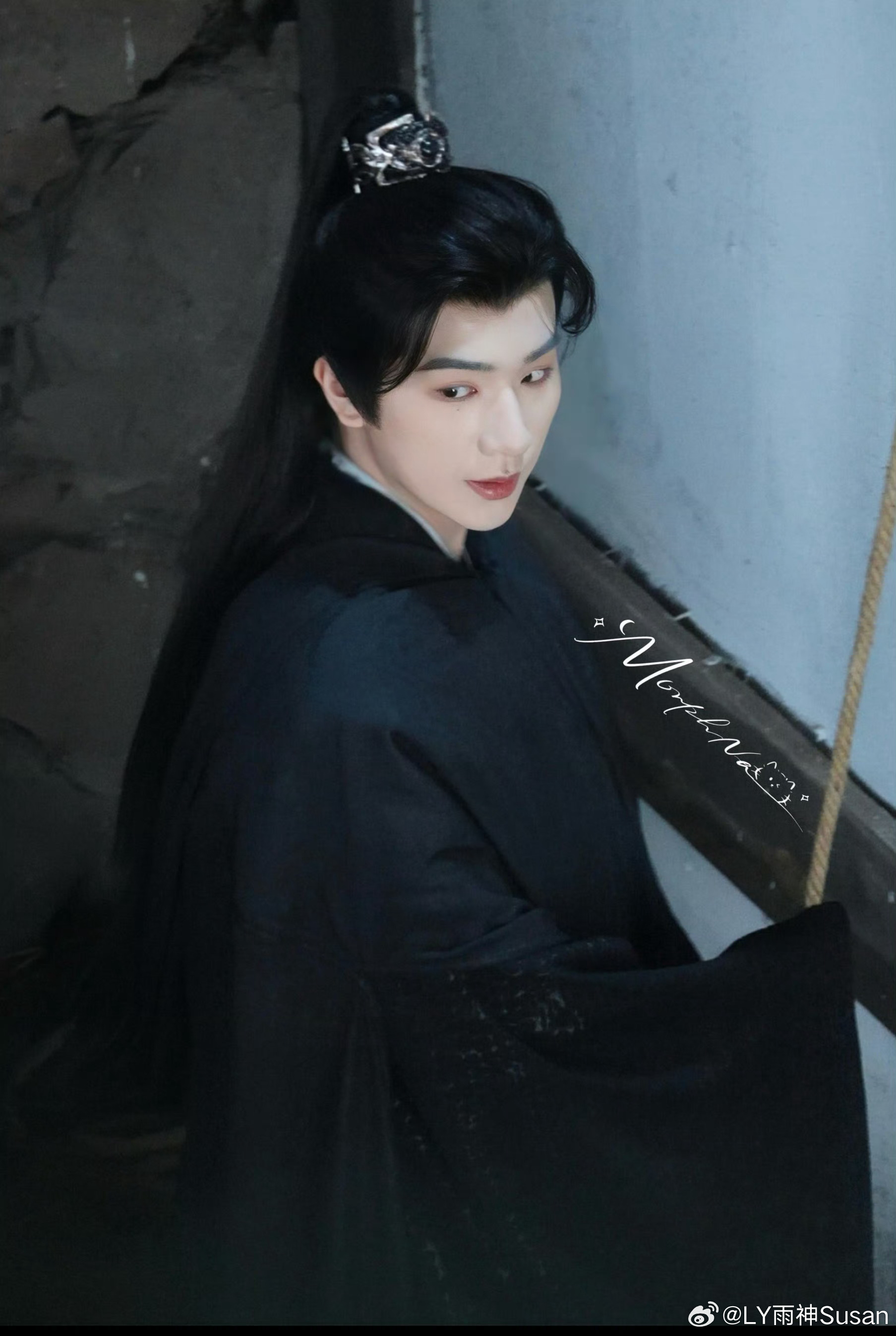 李宏毅  🌸🌸李宏毅沈孝 看那天地日月，恒静无言；青山长河，世代绵延；就像在