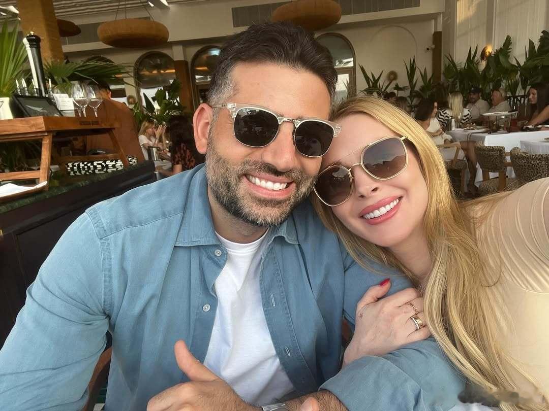 Lindsay Lohan 林赛罗韩分享和老公Bader Shammas的新合影