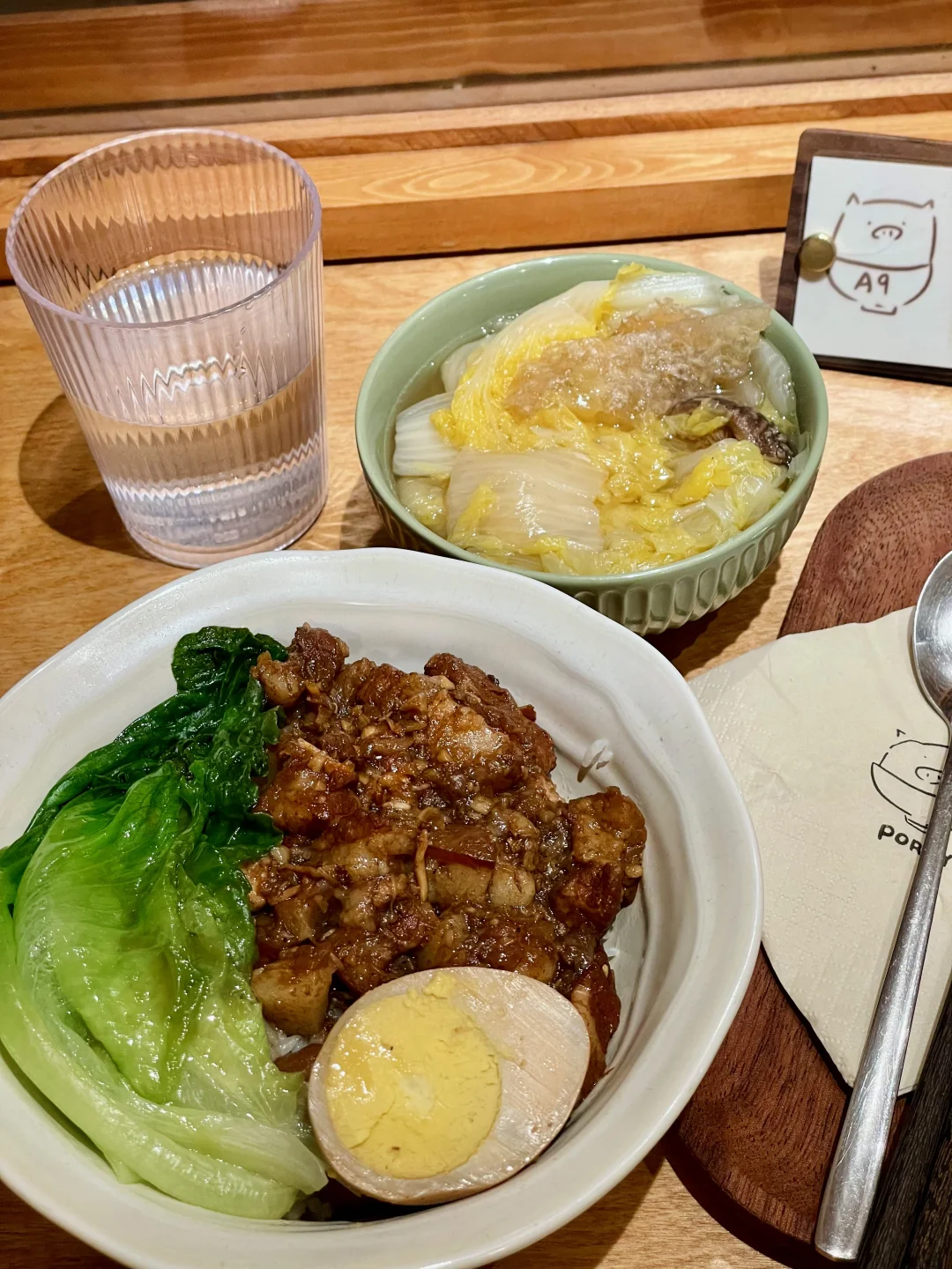 吃上了心心念念的卤肉饭❗️