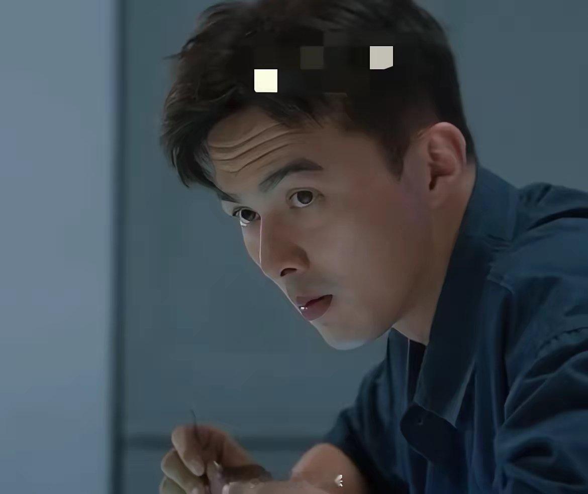 《真心英雄》这个情节是演着玩的吧？全组人拼28万张碎片被1个喷嚏全打飞，不能提前