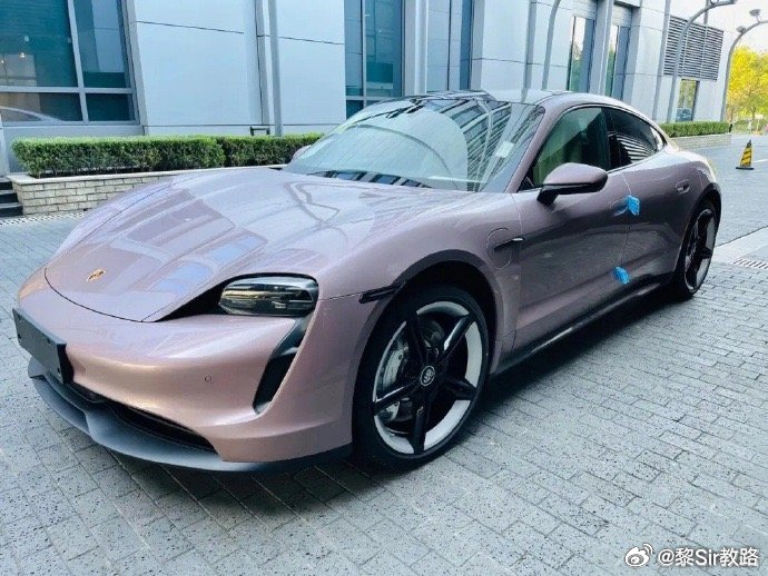 今天回看一下，2019年就已发布的保时捷Taycan是多么的优秀，而且没有之一。
