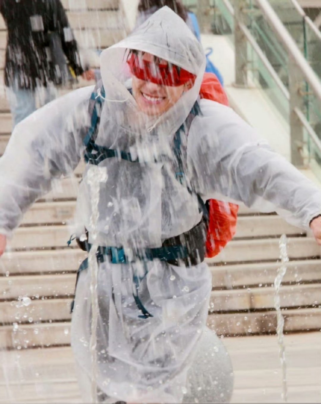 开心雨衣航 