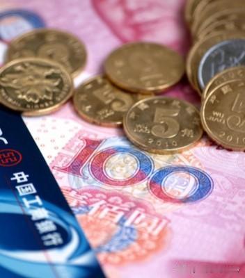 我支持全面推广电子支付。
原因是，微信、支付宝等电子支付平台，已经让全民尝到了快