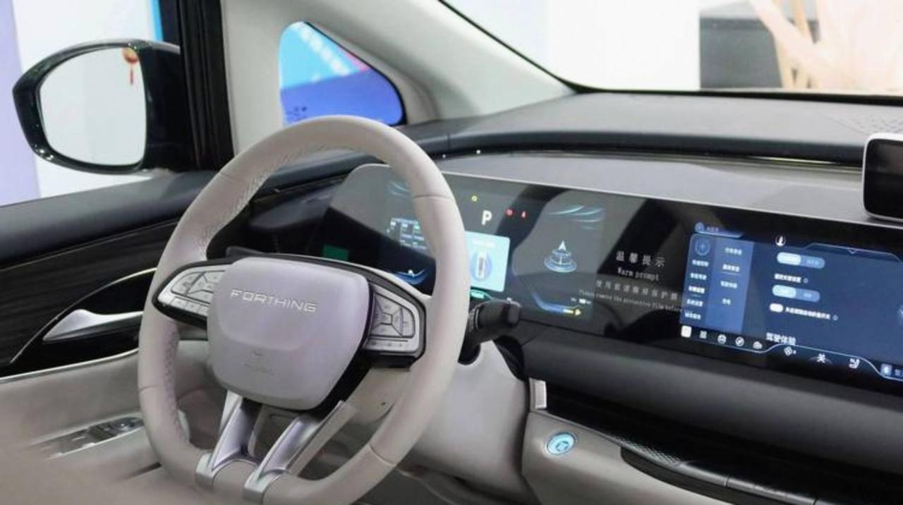 过年搭子选星海V9，空间宽敞堪比豪华客厅，经济智能全面领先传祺E8，开着它走亲访