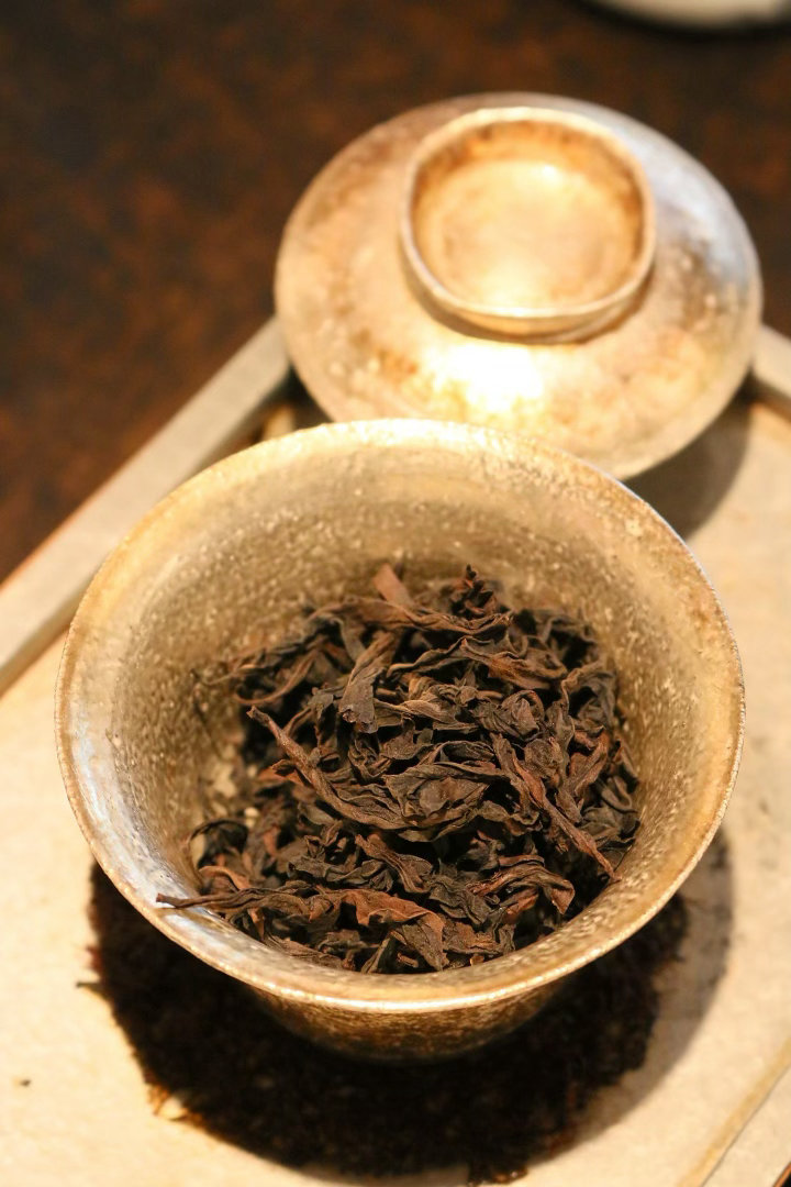 茶道  远离喧嚣，一方茶席，满目青绿。把日子泡进茶汤，与草木共度光阴。 