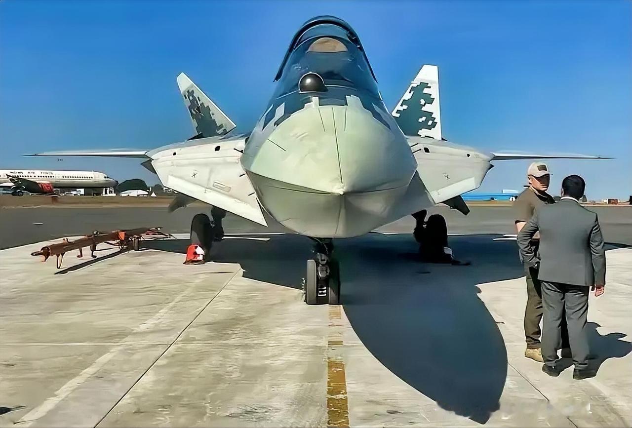 印媒最近吹自家AMCA五代机全面领先俄苏-57，简直是闹了出军工笑话。要知道苏-