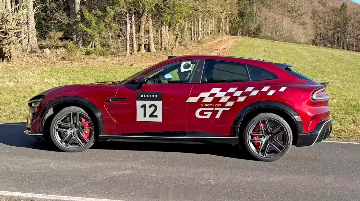 1526匹马力！性能怪兽小米YU7GT纽北赛道测试图再曝出网传还有YU7GT创下