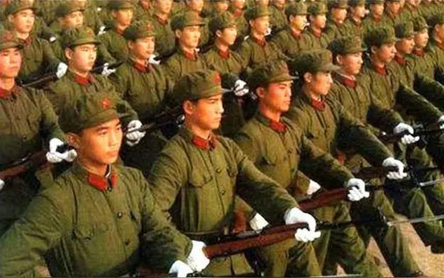 一段关于军人日常细节的文字，最近在今日头条悄然刷屏。短短几句话，没有华丽辞藻，却