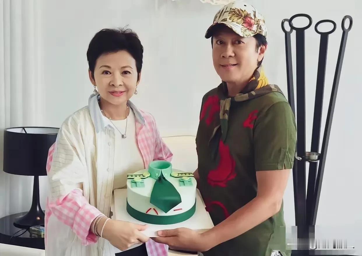即便是蔡国庆最当红的时候也不喜欢他，现在更不喜欢他。不是嫉妒他年轻，很反感他另类
