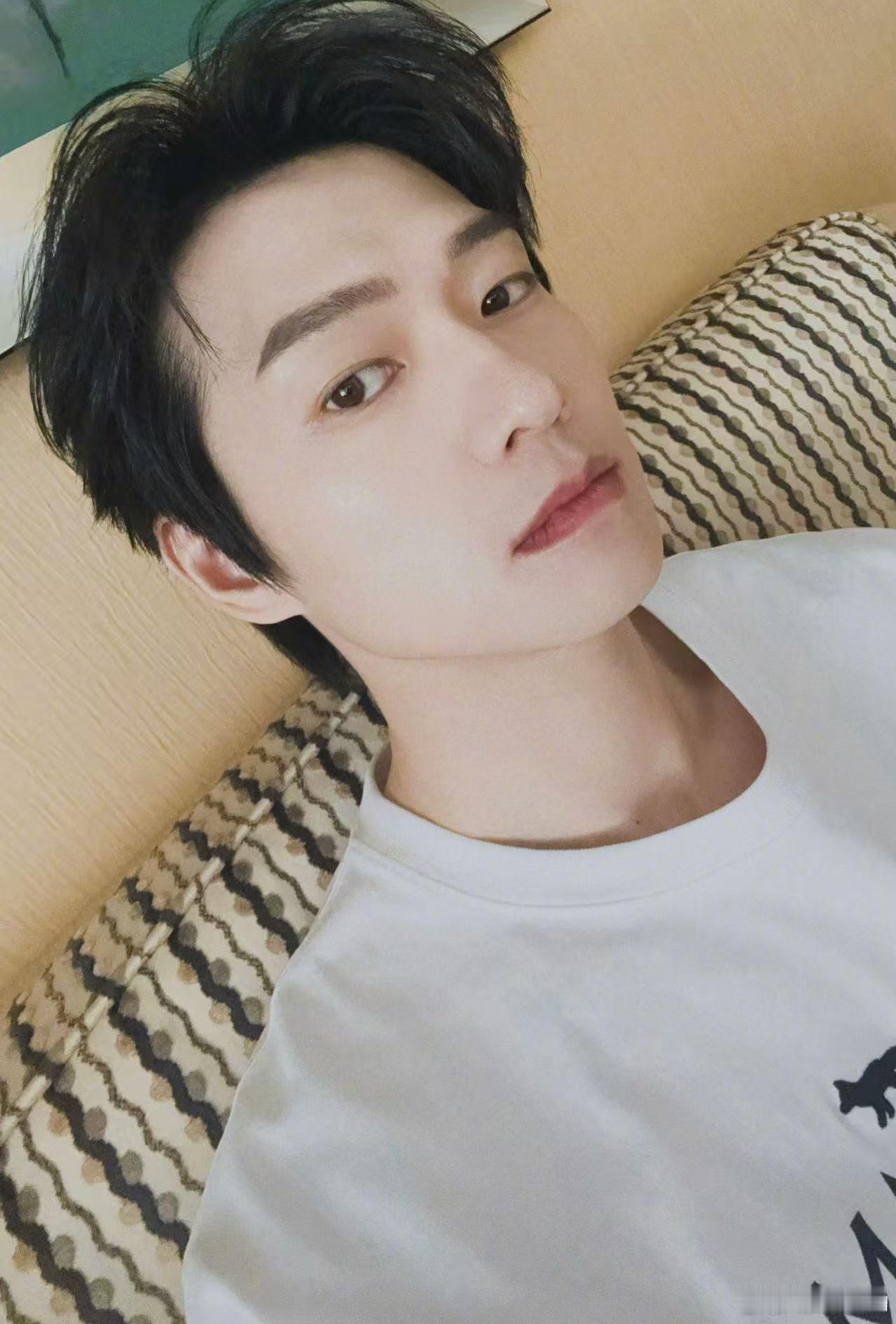 杨迪是尝过魏大勋的嘴吗周五晚高疯 杨迪凭气味识破魏大勋这段真的封神，不仅反应快还