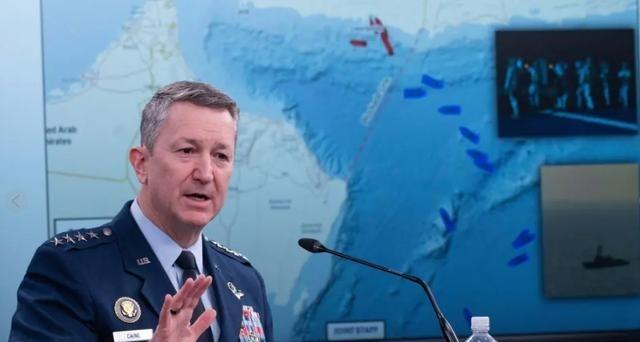 这是准备对中方货轮动手了？美军宣布所有进出伊朗港口的船只，均受《交战国搜查权》约