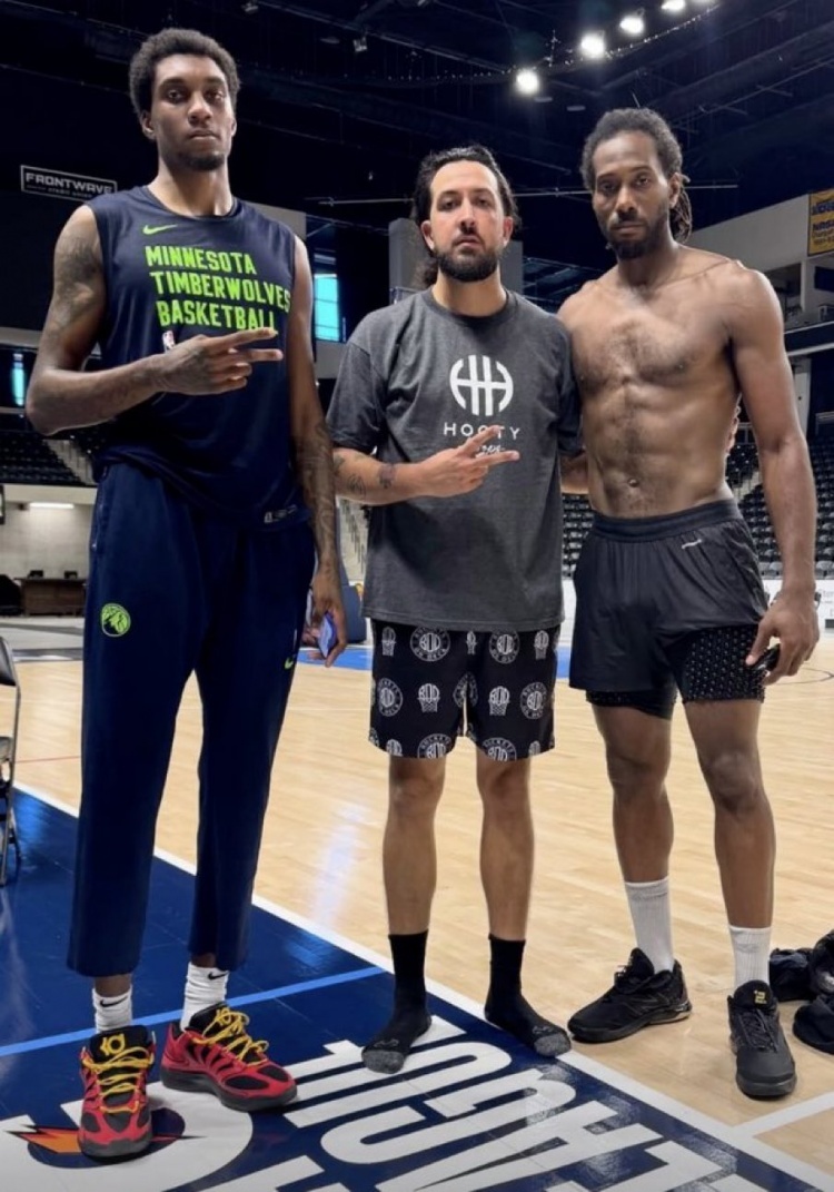 我艹，这样一看，瘦好多呀！！nba休赛期 ​​​