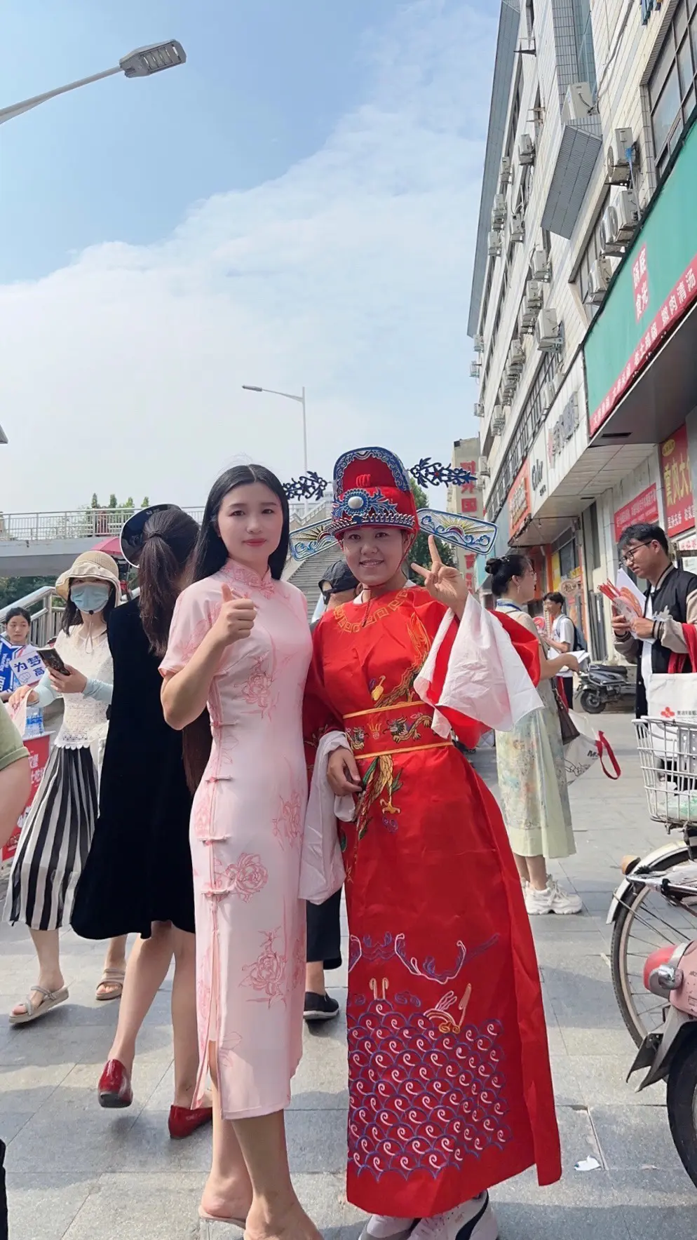 祝所有参加高考的莘莘学子们 旗开得胜！一举夺魁！